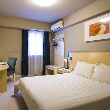 Magnolia Business Hotel Xining Railway Station Grand Cross Mojia Street Bagian luar foto