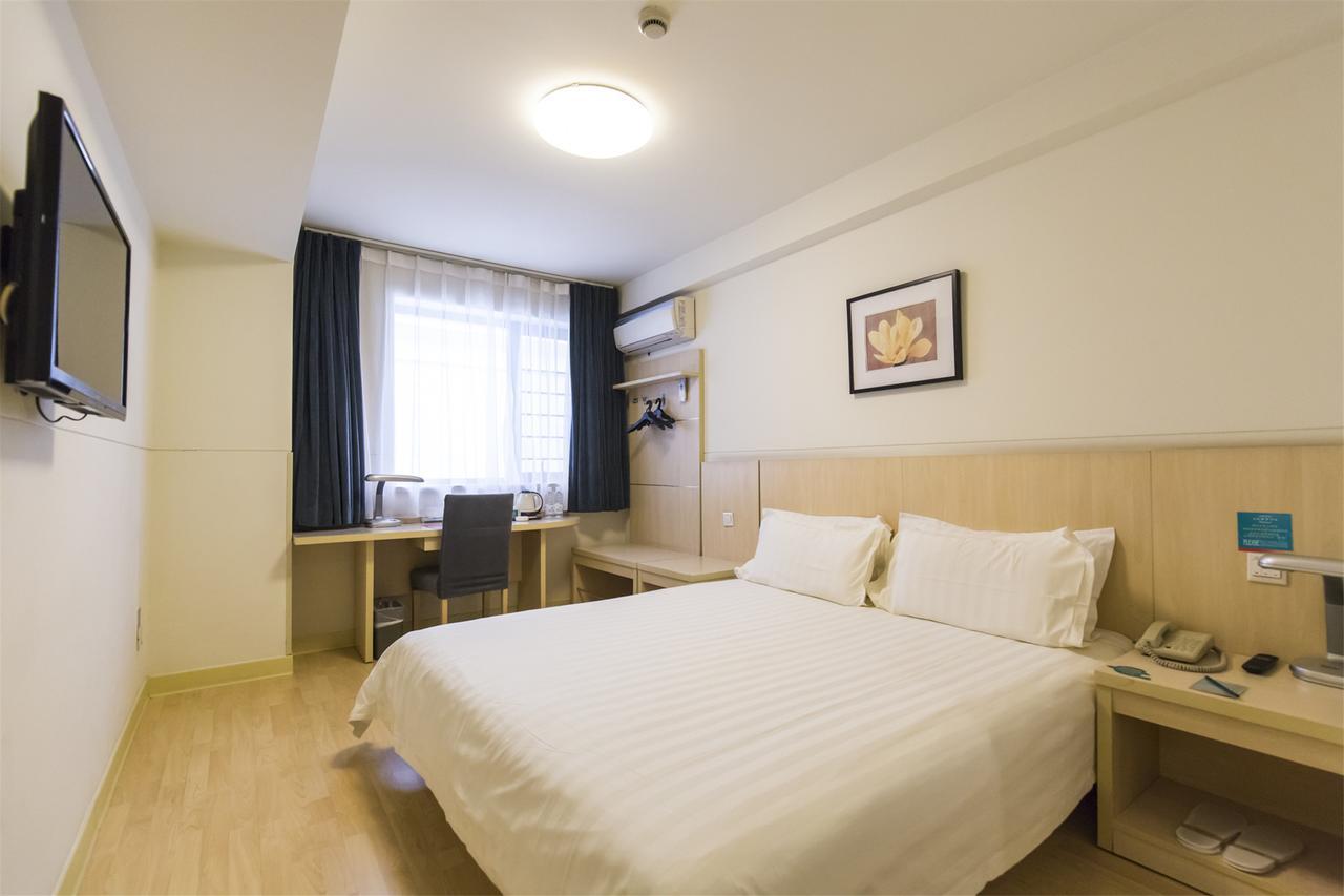 Magnolia Business Hotel Xining Railway Station Grand Cross Mojia Street Bagian luar foto