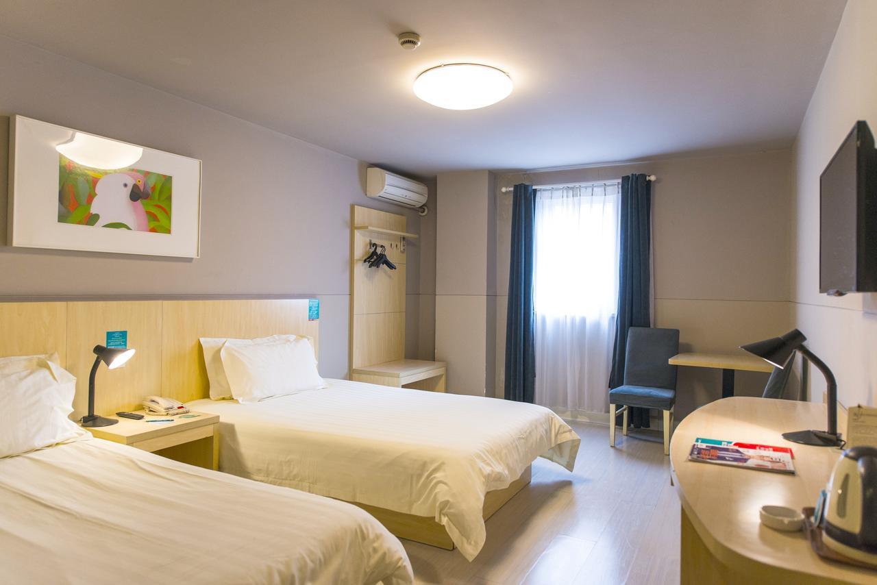 Magnolia Business Hotel Xining Railway Station Grand Cross Mojia Street Bagian luar foto