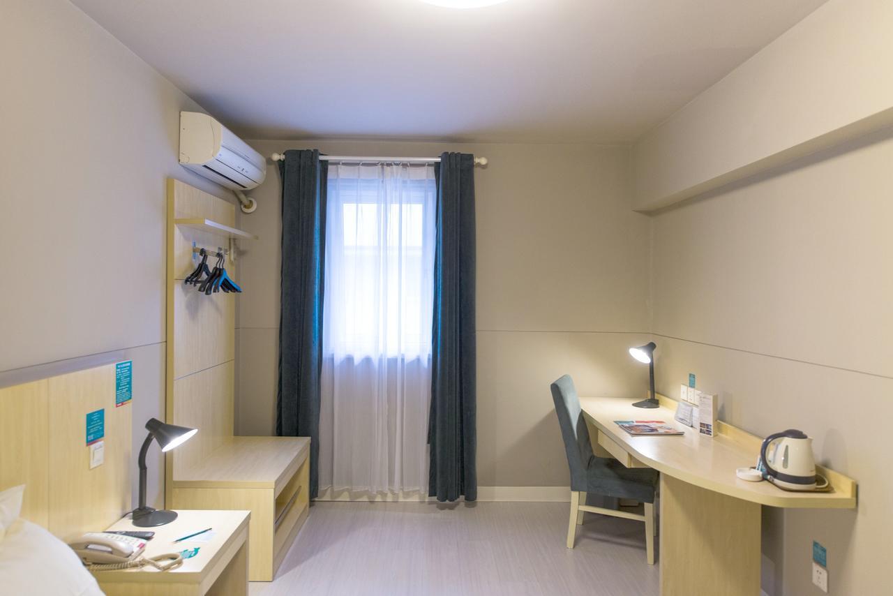 Magnolia Business Hotel Xining Railway Station Grand Cross Mojia Street Bagian luar foto