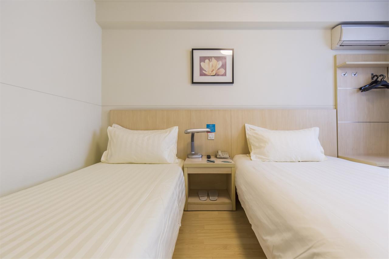 Magnolia Business Hotel Xining Railway Station Grand Cross Mojia Street Bagian luar foto